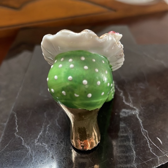 Vintage Ceramic Miniature Shoe Figurine - Picture 4 of 10